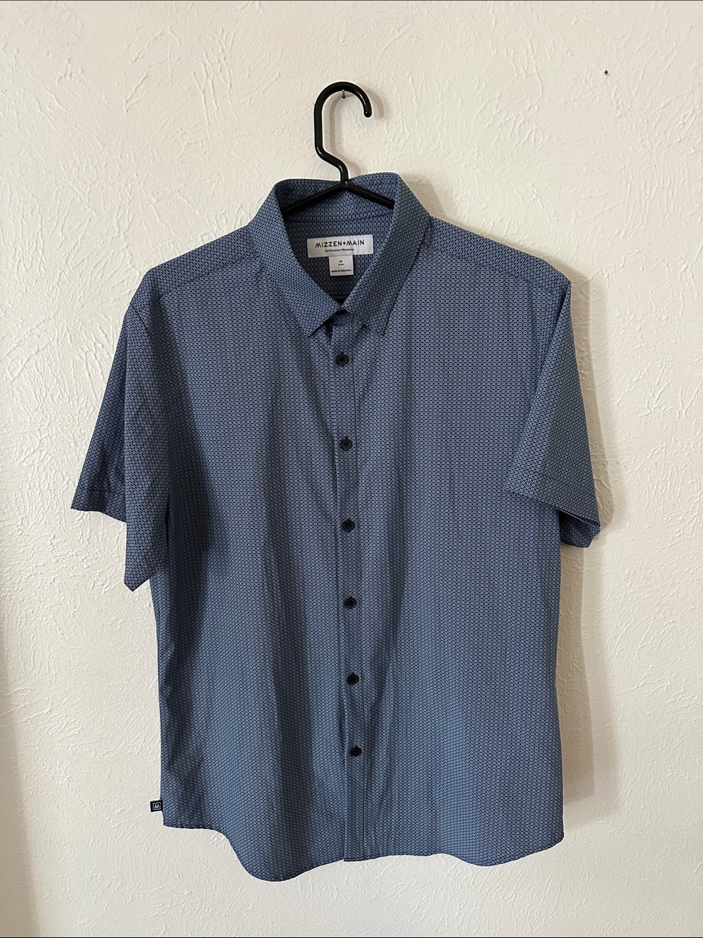 Mizzen+Main Blue Short-Sleeve Button-Down with Micro Pattern